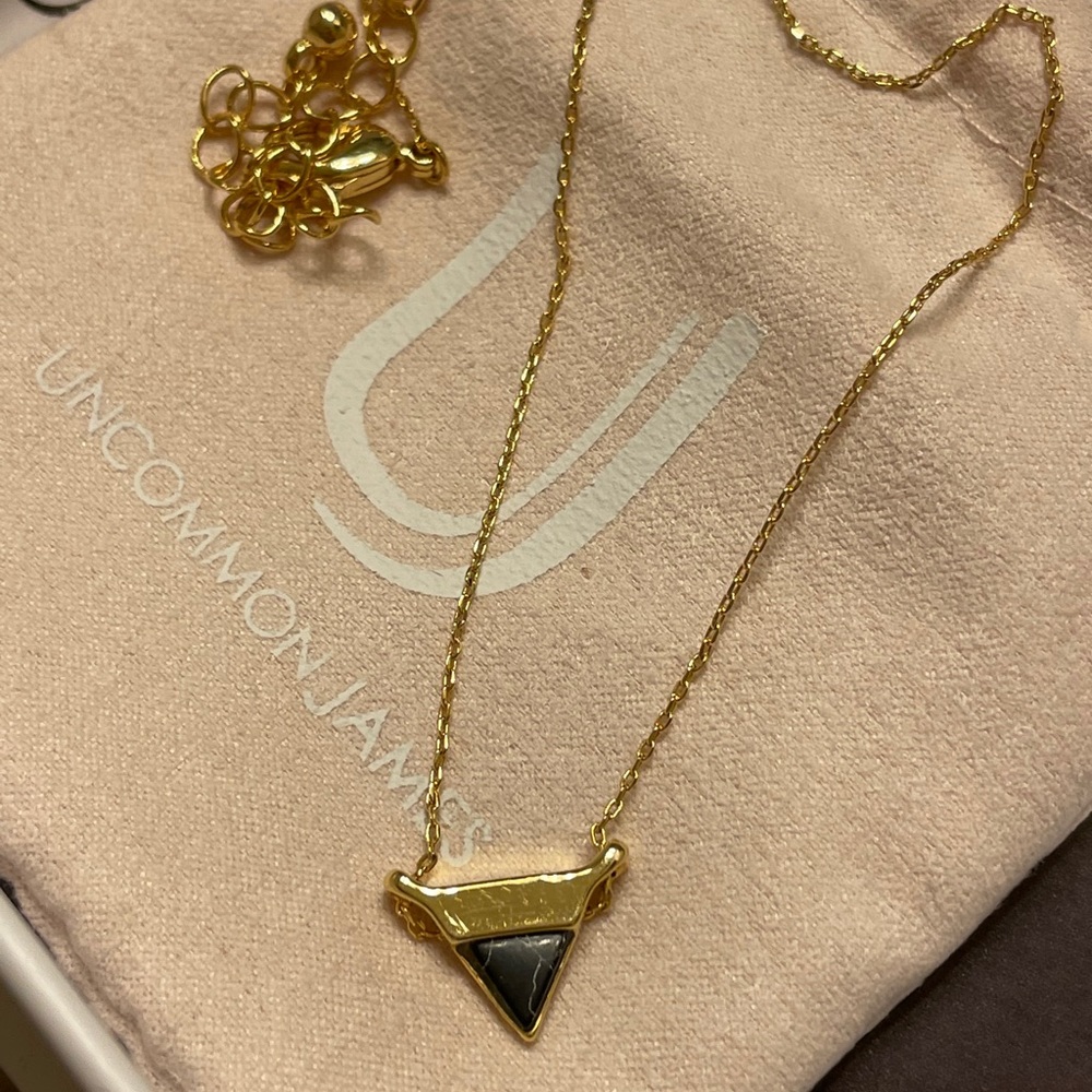 Stormy Necklace with box